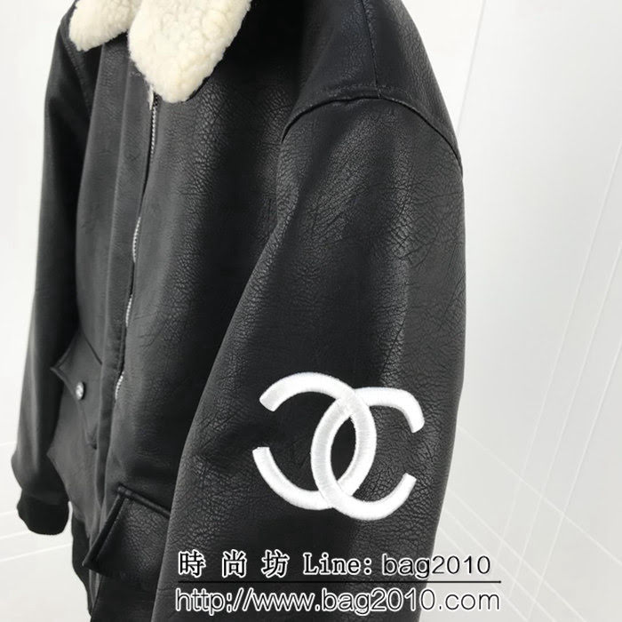 CHANEL香奈兒 18FW 小香中古系列 毛絨領子 洗水Pu皮棉衣 情侶款 ydi1338